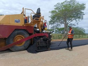 Rehabilitan la vía que conecta a Guárico con Anzoátegui