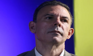 'Capriles encarna la pantomima de una simulación de oposición'