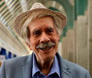 Se apagó la voz de uno de los más grandes poetas del país