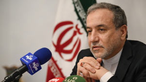 "Irán se reserva todas las opciones para defender su soberanía", anuncia canciller Araghchi