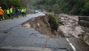 Voluntarios y más de seis mil funcionarios se unen para atender a damnificados en Mérida