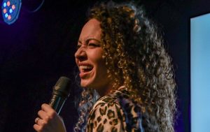 ¡Nueva fecha! Ale Otero regresa a Caracas con su show “Doña”