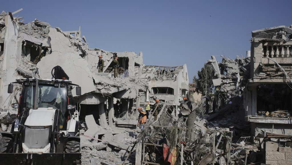 La devastación en Israel tras ataques iraníes que burlaron la Cúpula de Hierro