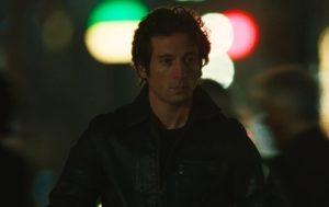 Música de ninguna parte" con Jeremy Allen White como El Jefe