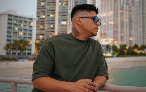 José Miguel Frías recibe reconocimiento de la Academia Latin Grammy