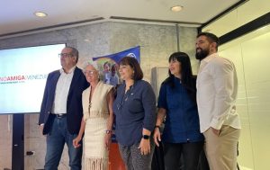 La organización Mano Amiga conmemora tres décadas de labor educativa y solidaria en Venezuela