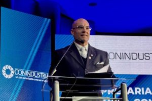 Tito López asumió presidencia de Conindustria