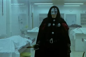 Esta demencial película de terror recortó tantas subtramas que lo que acabamos viendo en el cine no tenía ningún sentido. Originalmente, 'Tuno Negro' iba a durar 160 minutos