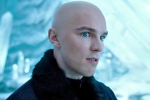 "Que pase eso te da un subidón". Nicholas Hoult recuerda cuando conoció a Michael Rosenbaum, el Lex Luthor de 'Smallville'