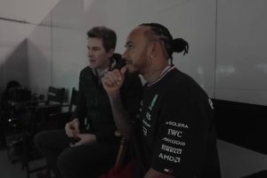 'F1' ha querido ser lo más realista posible en todos los sentidos menos en uno. La clave está en una petición de Lewis Hamilton