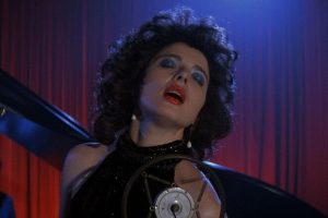 "¿'Terciopelo azul' es porno?". La pregunta que debería abrir el melón sobre los influencers en los festivales de cine