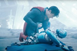 'Superman' es "demasiado sensual" y el controvertido emoji de 'F1'. La censura ataca sin piedad a las películas de James Gunn y Brad Pitt