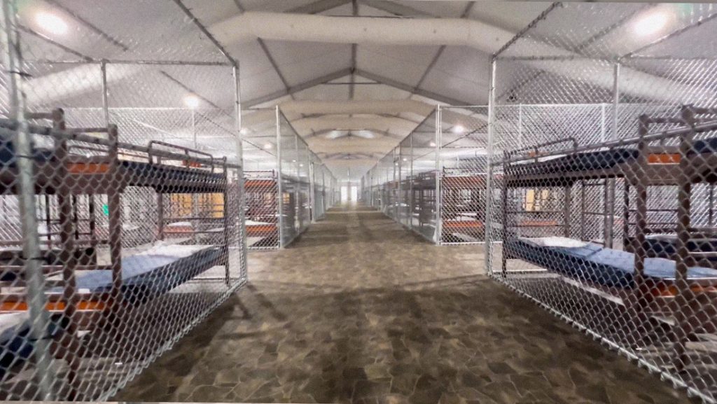 Trump inaugura la polémica prisión migratoria Alligator Alcatraz, "La única salida es la deportación"