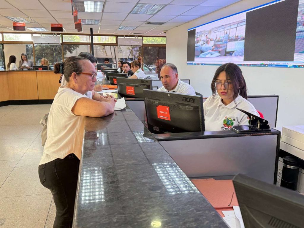 Anuncian reducción del 50% en impuestos de vehículos en Valencia 