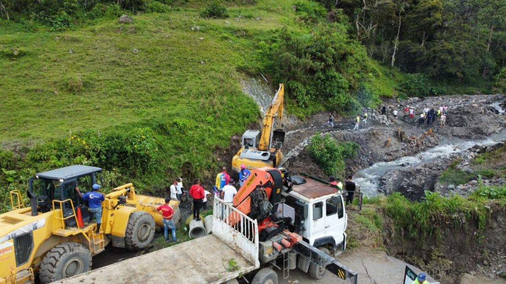 Avanza rehabilitación de vías afectadas por lluvias en Trujillo