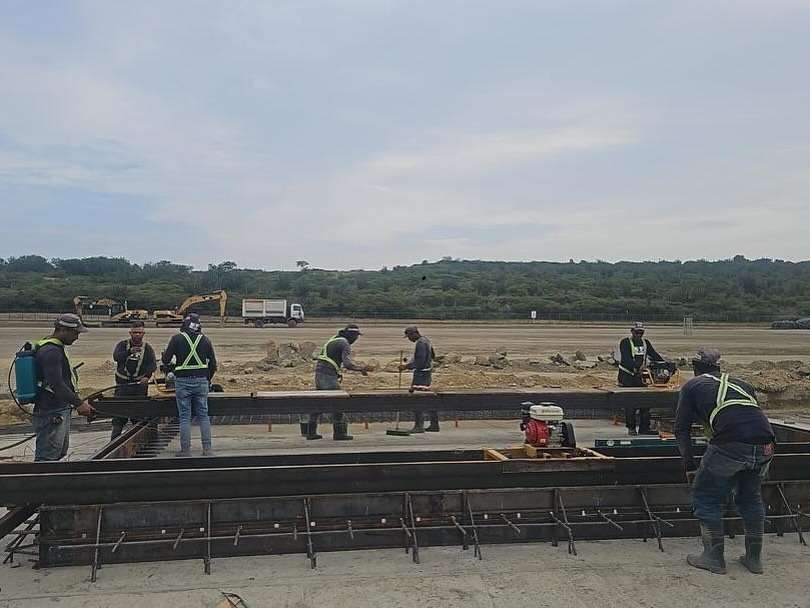 Avanzan obras en edificio y pista de Maiquetía