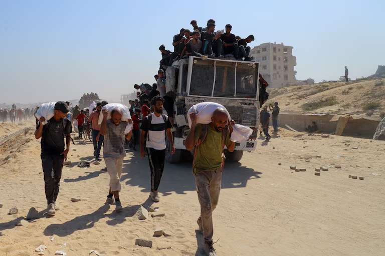 Camiones de ayuda humanitaria comenzaron a entrar a Gaza tras el anuncio de una 'pausa táctica' de Israel