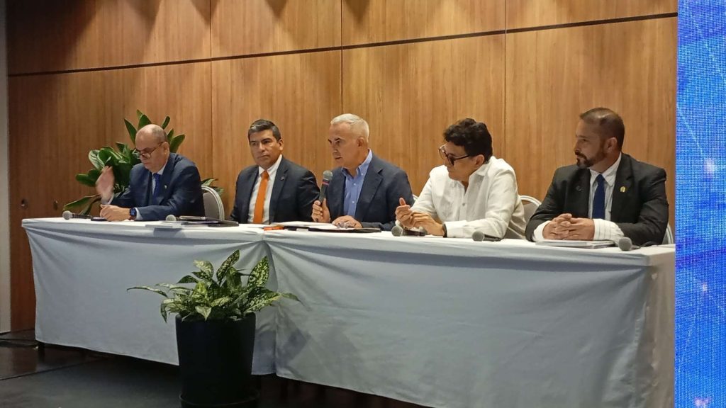 Bernal: guerra arancelaria es una oportunidad para el eje fronterizo