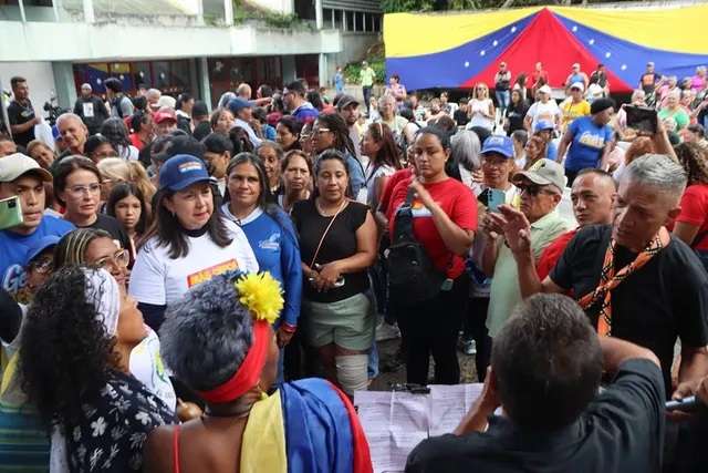 Candidatos en la calle - Últimas Noticias