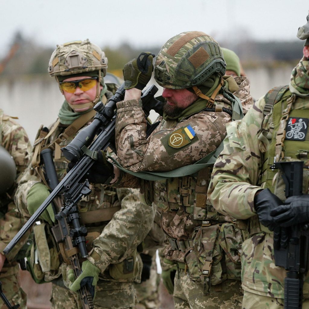 Colombia impulsa ley para prohibir a sus ciudadanos combatir como mercenarios