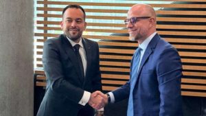 Colombia y Venezuela firman acuerdo sobre Monómeros