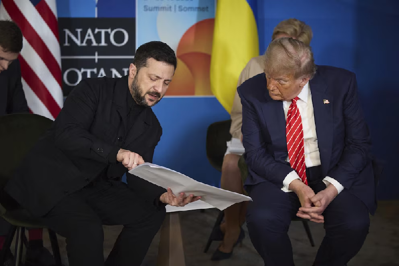 refuerza el apoyo militar a Zelensky y se aleja de Putin