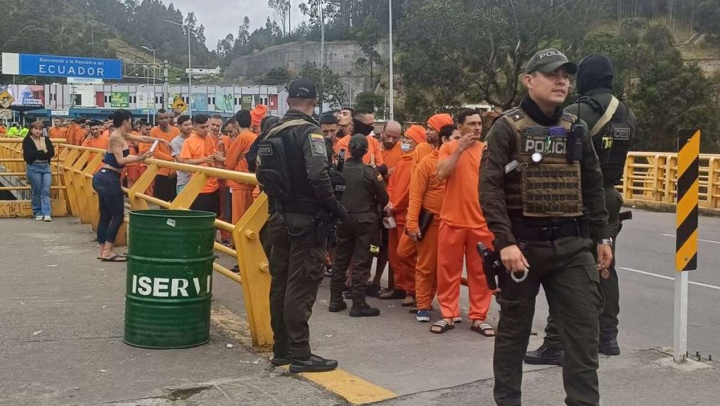 Ecuador inicia proceso de deportación de más de mil colombianos