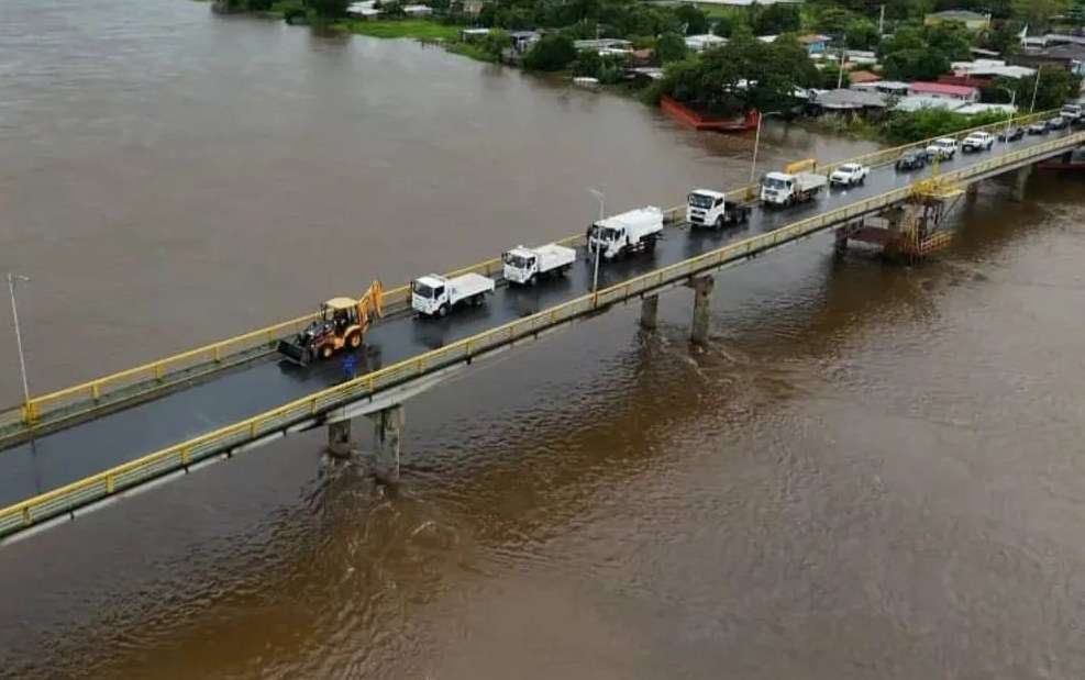Entregan flota de vehículos para atender afectaciones por lluvias en Apure