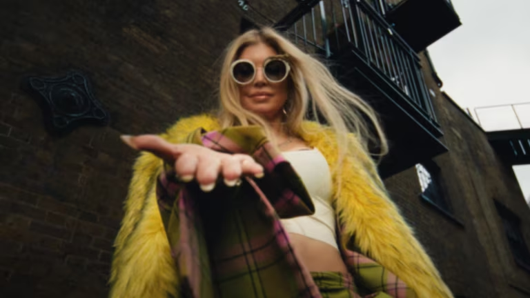 Tras ocho años de ausencia, Fergie vuelve a la música con un nuevo proyecto en colaboración con Netflix