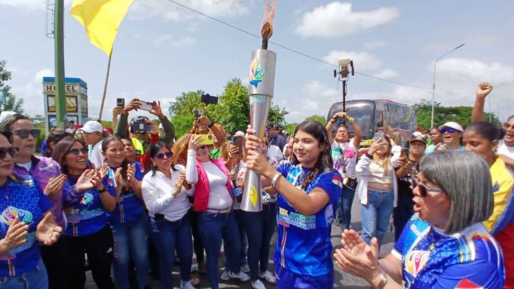 Fuego Patrio de los juegos nacionales estudiantiles arriba a Yaracuy
