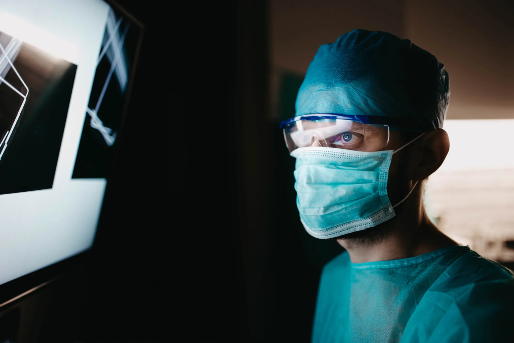 IA promete diagnosticar cuatro veces más que la de un médico humano