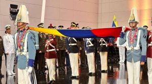 Izada de bandera en el Panteón Nacional da inicio a celebración del 5 de julio