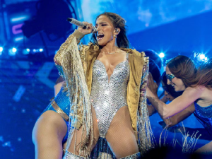 Jennifer Lopez celebró sus 56 años con una espectacular fiesta en Turquía