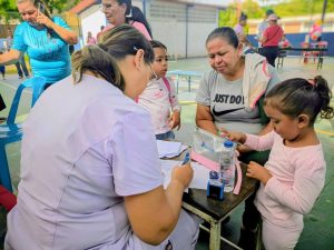 Jornada de Salud atendió a más de 600 aragüenses en Santa Cruz