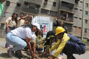 Jóvenes de Guarenas lideraron jornada de reforestación