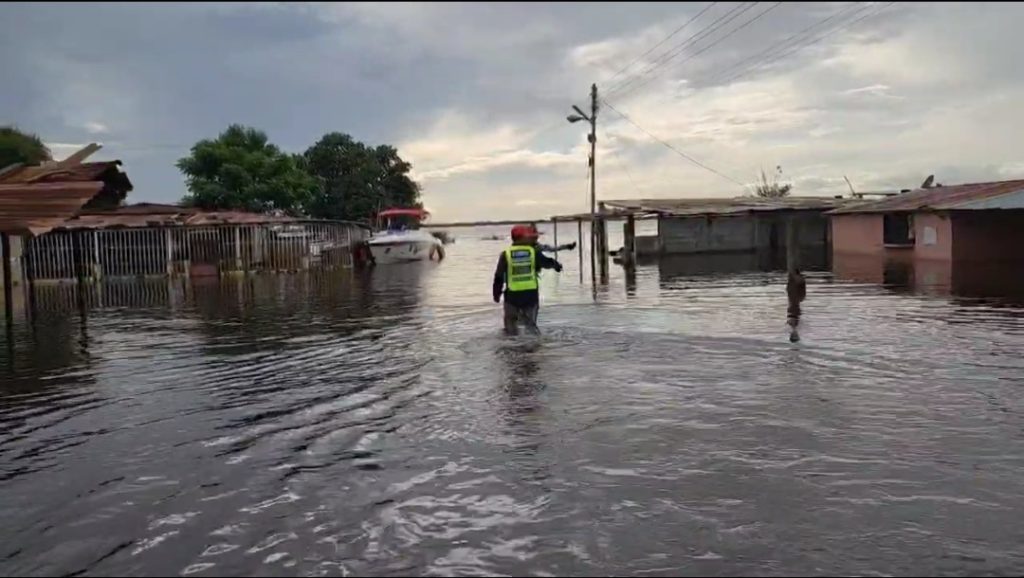 Mantienen plan de atención a familias afectadas por crecida del Orinoco