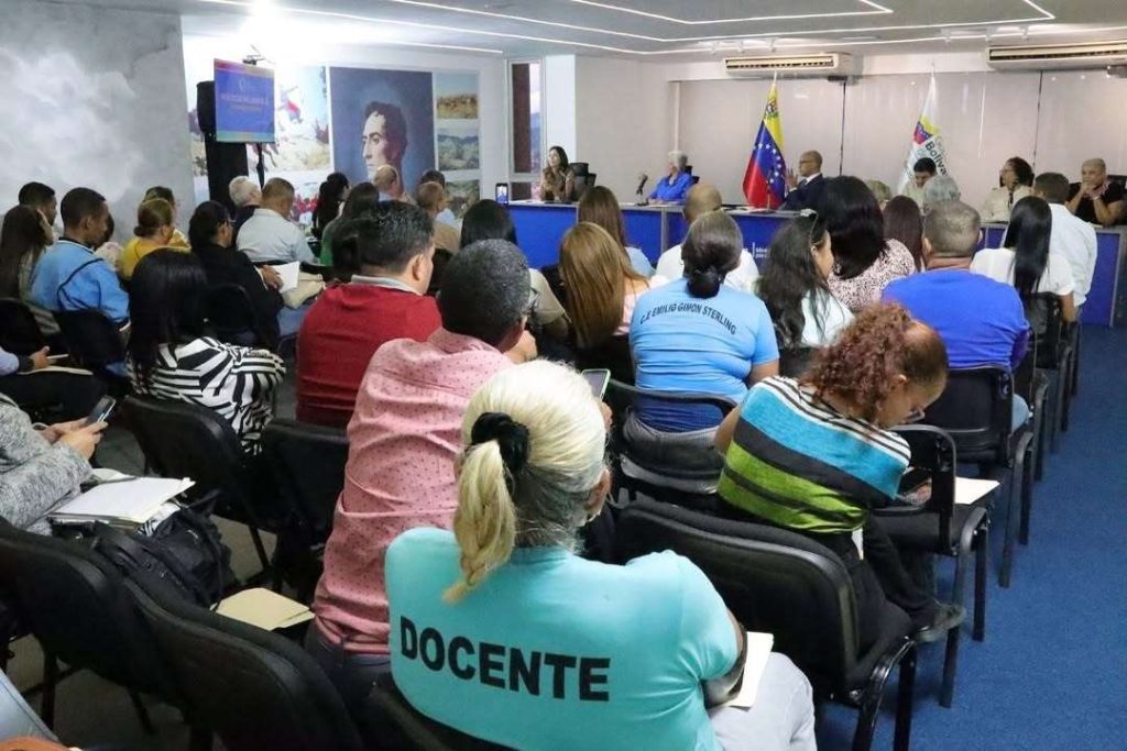 Ministerio de Educación consulta contenidos para el área de lenguaje