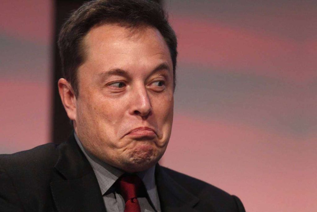 Musk ve “tentador” responderle a amenaza de deportación de Trump