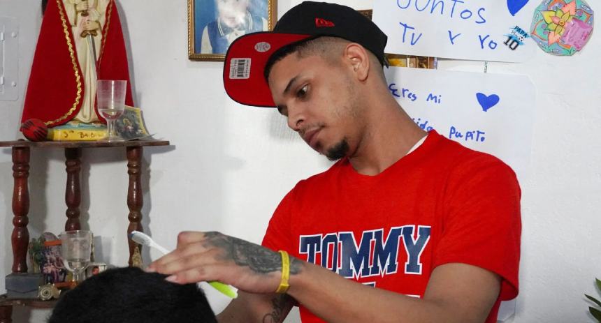 Neiyerver León, el venezolano que estuvo en el Cecot, rompe el silencio tras demandar a los EEUU