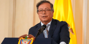 Gustavo Petro denuncia penalmente a Álvaro Leyva por conspiración y traición a la patria