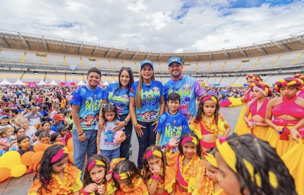 Por todo lo alto disfrutaron su día 50 mil niños Bolivarenses