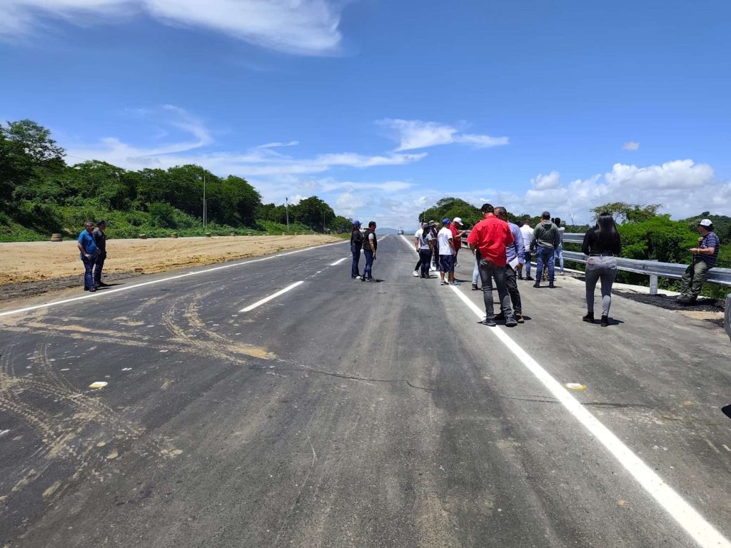 Recuperado tramo vial de la autopista Charallave-Ocumare 