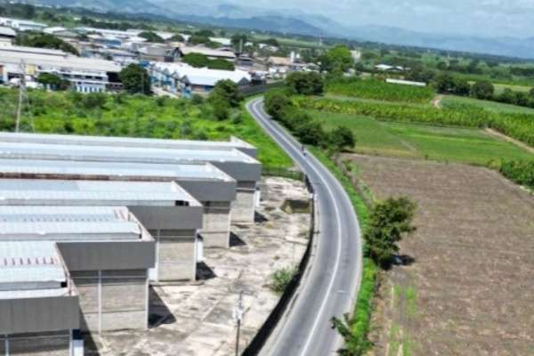 Recuperan carretera que comunica Turmero con Santa Cruz