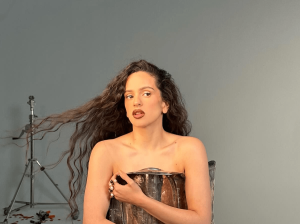 Rosalía responde a las críticas por su silencio sobre Gaza