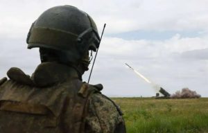 Rusia lanzó ataque grupal contra instalaciones militares de Ucrania