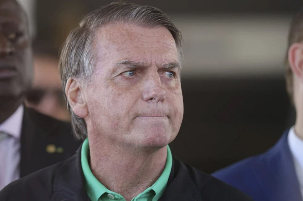 Supremo de Brasil ordenó a Bolsonaro usar tobillera electrónica