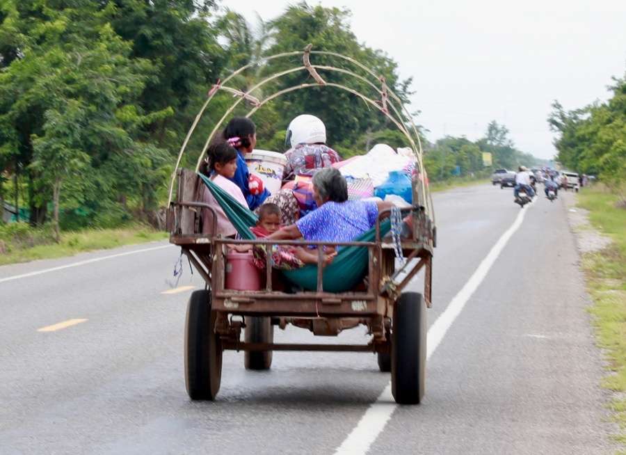 Tailandia y Camboya se enfrentan por tercer día consecutivo