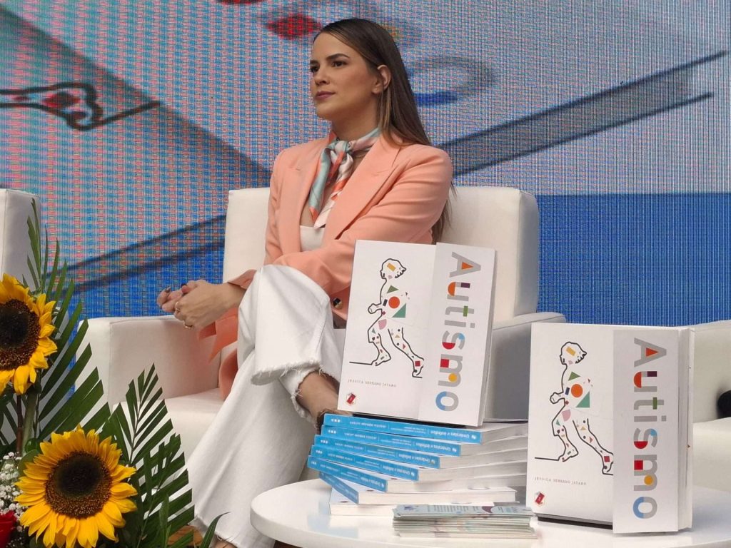 “Umbrales e Infinitos”: una luz de esperanza y amor en la Filven 2025