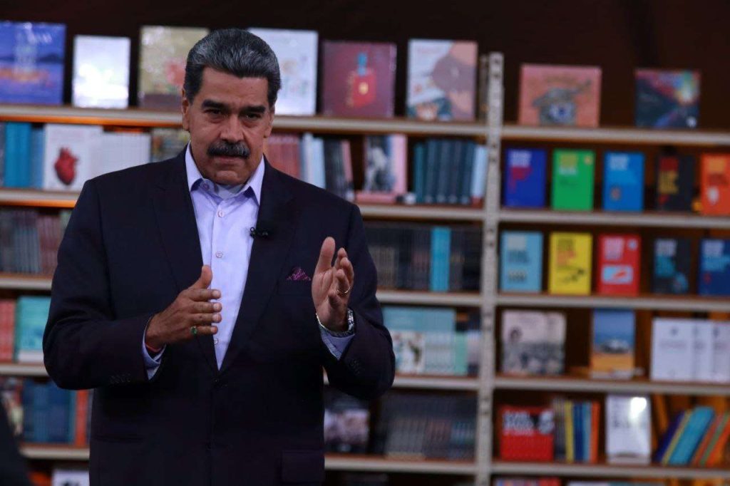 Un tren viaja al cielo de la media noche: el libro más vendido en Filven