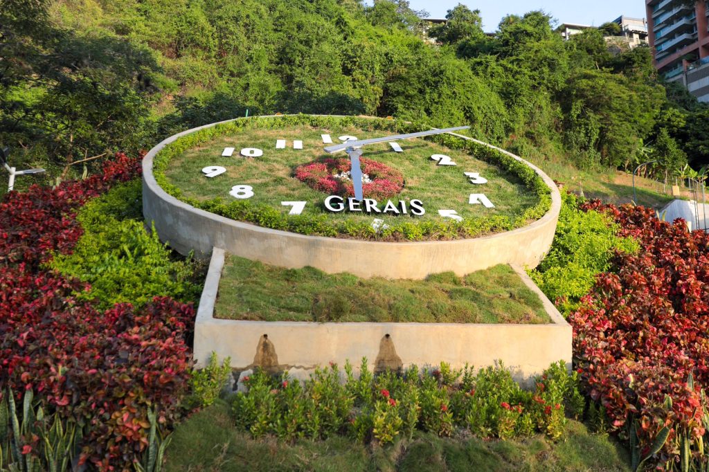 Vecinos de Baruta estrenan la plaza El Tiempo